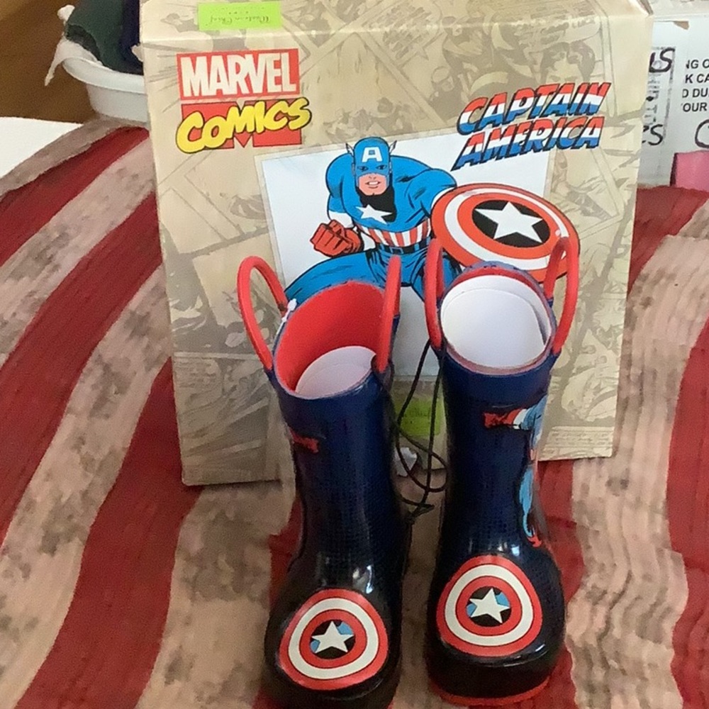 NWOT child’s boots